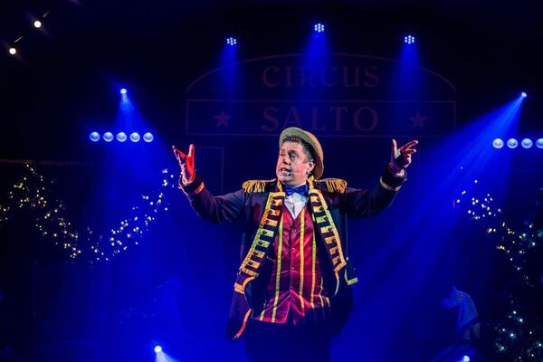 sanders-kerstcircus-salto